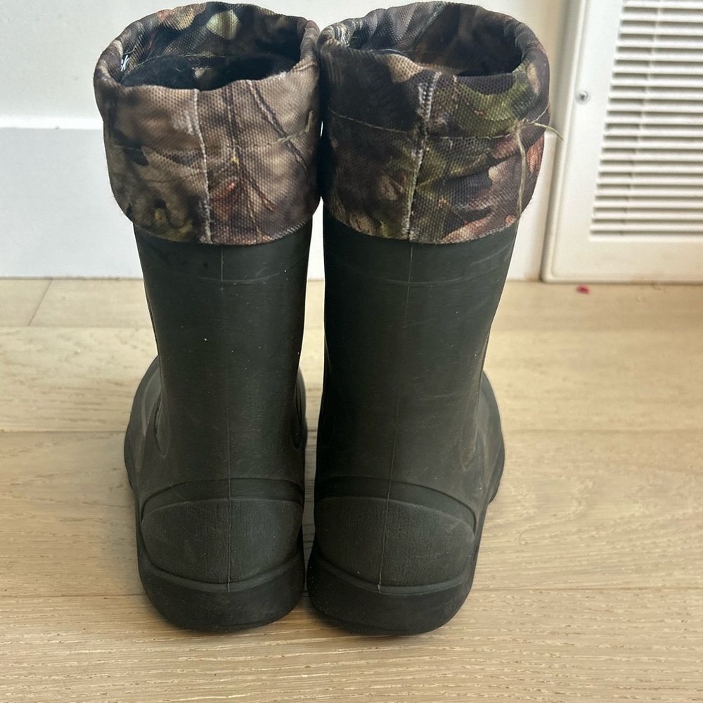 Kamik Kids Snobuster Black Boots with Brown Camo Cuff - Picture 3 of 6